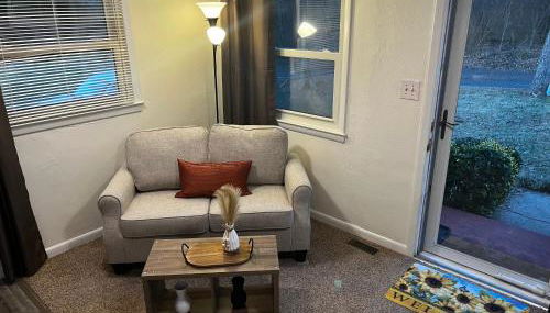 1 Bedroom Apt in Hickory, NC - Photo 2