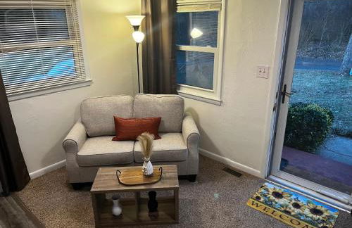 1 Bedroom Apt in Hickory, NC - Photo 2