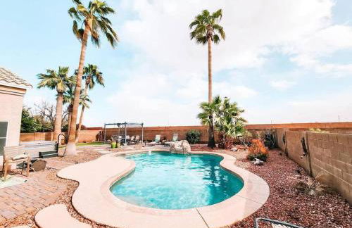 Luxury Pool Home! Amazing Back Yard Oasis - Foto 1