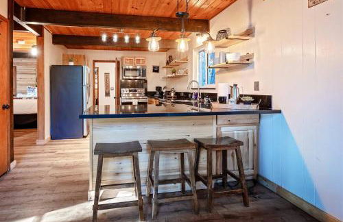 Trout River Cabin - Cozy Quiet Peaceful Retreat - Foto 4