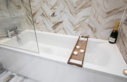 Elliot Oliver - Stunning Three Bedroom Penthouse With Large Terrace & Parking - Foto 36