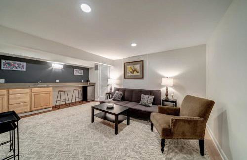 Exclusive Wooded Chalet w Magnificent River Views - Foto 33