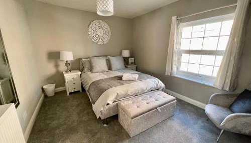 Comfortable 3-BR Home Great Location in Ashby - Foto 1