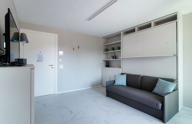 Locarno Studio Apartments - Photo 53