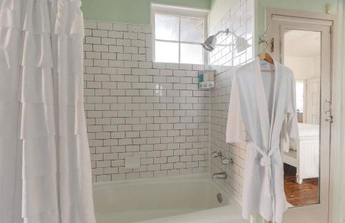 Historic Bungalow Walkable District - Foto 27