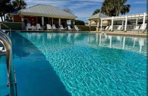 Cozy 2BR in The Villages With BBQ and 4 Seaters Golfcart King Bed - Foto 15