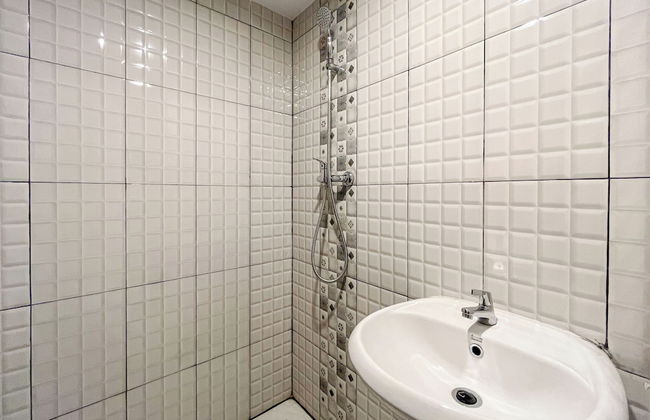 Modern Designed Studio At De Prima Apartment - Photo 11