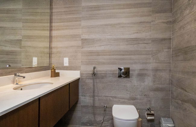 Stylish 1BR Apartment in Al Barsha Dubai - Photo 13