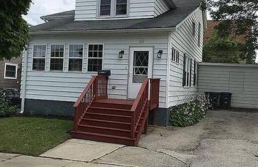 Serene Home One Block From Lake Michigan - Foto 2