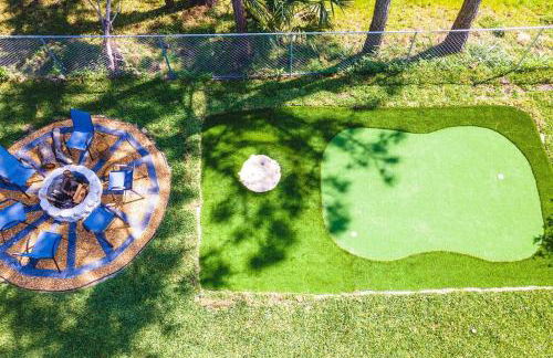 2023 Built! FineArt, Putt-Putt, Hammock, Backyard, Pet and Kid friendly - Photo 46