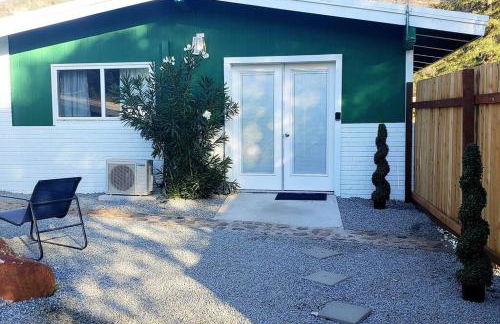 Retro Casita on the River! only 1 min to SNP gate! Riverfront with swimming - Foto 34