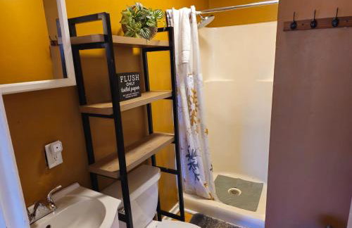 Spring Couples Getaway Hot Tub plus 500Mbps - Foto 36