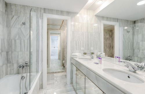 Hanami Alcazaba Beach Front Sea View - Photo 20