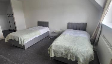 Modern 3-Bed House in Rotherham, WiFi, Garden & Free Parking - Foto 4