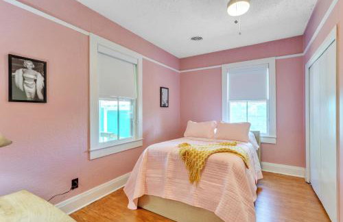 Retro Revival with Modern Comfort - A Mid-Century Gem in Gonzales LA - Foto 3