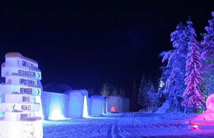 Excursão ao Lainio Snow Village de moto de neve - Foto 1
