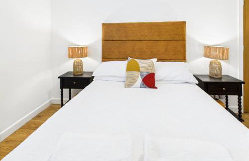 5-Bed Retreat with Hot Tub, Garden & Relaxing Views - Foto 38