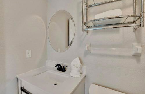 Sunset Corner - Beach View & Heated Pool! - Foto 10