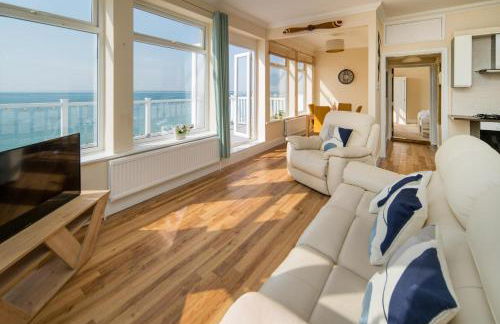 The Penthouse - Photo 17