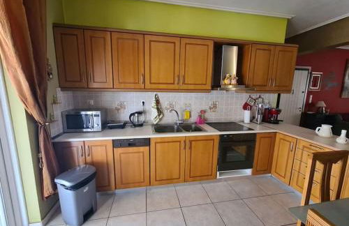 Άνετο, μεγάλο σπίτι κοντά στο μετρό - Foto 2