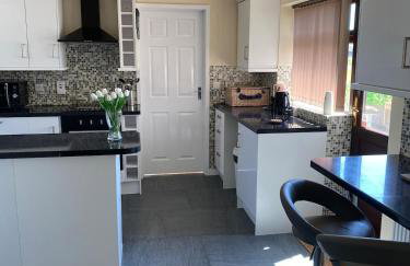 Carol,s Place Bridgend, Porthcawl, Margam Park, Port Talbot, Swansea & Cardiff mins from J37 M4 sleeps 6 - Foto 12