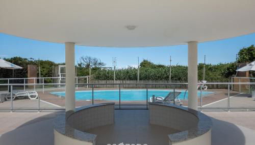 Condomínio à Beira-mar com Piscina em Morro das Pedras - PROs - Foto 2