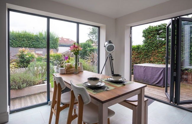 Contemporary Bright House 20 Min To Manc - Photo 14