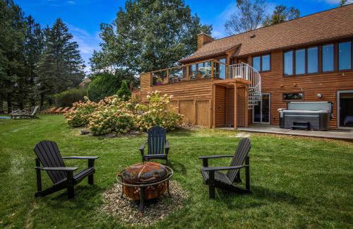 Relaxing Catskill Escape- Mountain Views - Hot Tub - Fire Pit - Heated Pool - Foto 3