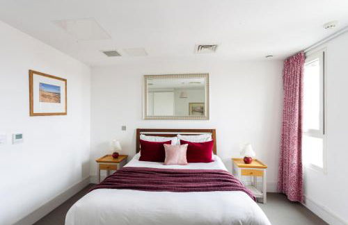 2 Bed 2 Bath Penthouse With Amazing Views with Free Parking - Foto 29