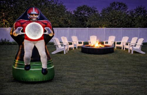 Backyard Oasis - 5BR - Hot Tub - 2 Fire Pits - Game Room - Photo 48