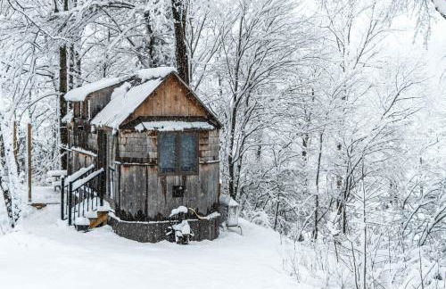 Caboose Tiny Home on river with hot tub near Stowe - Foto 41