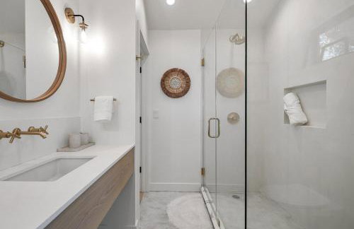 Studio City Stunning House with 5 bedrooms, Pool, Jacuzzi, Fire-pit, Guest House - Foto 26