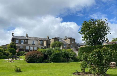 Apartment 1 Sneaton Hall - Photo 2