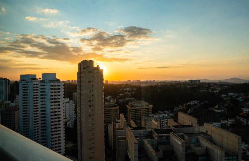 Apto no Morumbi com vista maravilhosa e uma vaga na garagem - Foto 2
