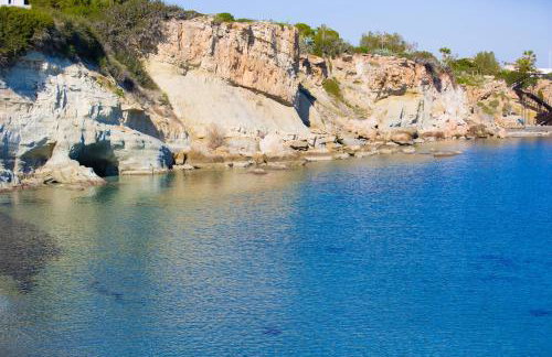 Almyra Seaside Villa with Private Pool - Sleeps 9 - Photo 33