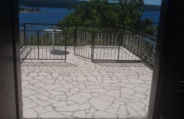 Apartment 51 - Photo 6