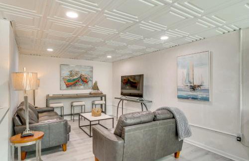 Porch and Game Room! Getaway on Lookout Shoals Lake - Foto 4