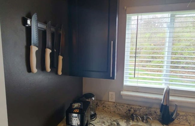 Remodeled and Inviting Free EV Charging Station Level 2 - Photo 31