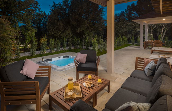 Luxury Bay Villa with private hot tub - Foto 2