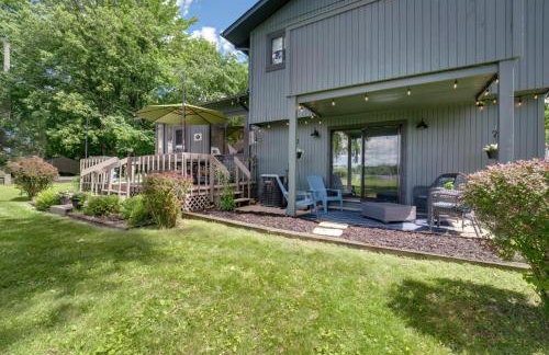 Lakefront Retreat with Views and Decks and Fire Pit - Foto 28