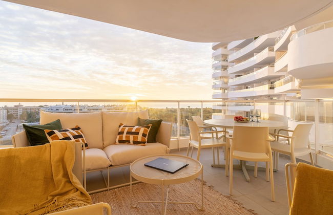 Gran Canet 2BR - Sea Views, Pools & Gym - Foto 1