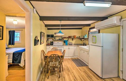 Rustic Hideaway with Fire Pit Less Than 1 Mi to River! - Foto 7