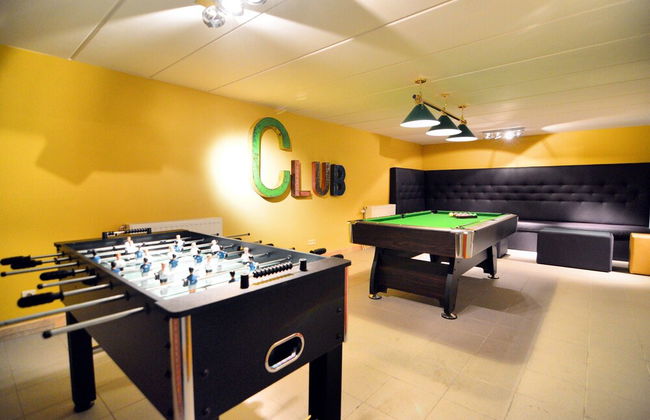 Luxurious Villa with Sauna, Hot Tub, Recreation Room, Large Enclosed Garden - Foto 24