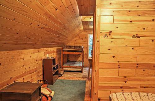 Gould City Lakefront Hideaway with Dock and Rowboat! - Foto 16