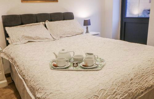 Courtyard View - Photo 17