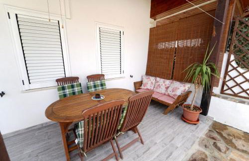 Sardinian Cottage, 150m from the sea, private Garden - Foto 18