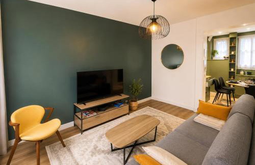 Direct Line 1 to Champs-Élysées Elegant Apt 4 - Photo 1