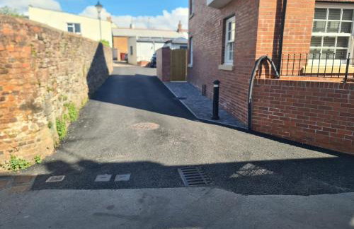 Number 10 - Stunning brand new house - sleeps 6 - free parking - Foto 36