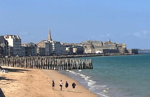 Le Cézembre, au pied de la plage - Foto 26