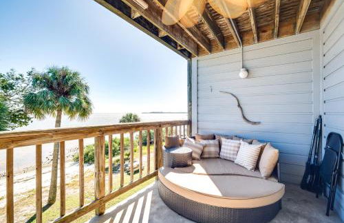 Cedar Key Condo with Balcony and Gulf Views! - Foto 3